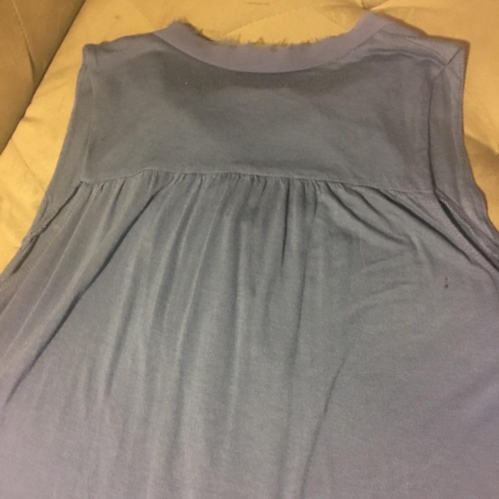 Pretty embellished sleeveless blouse - Picture 4 of 5